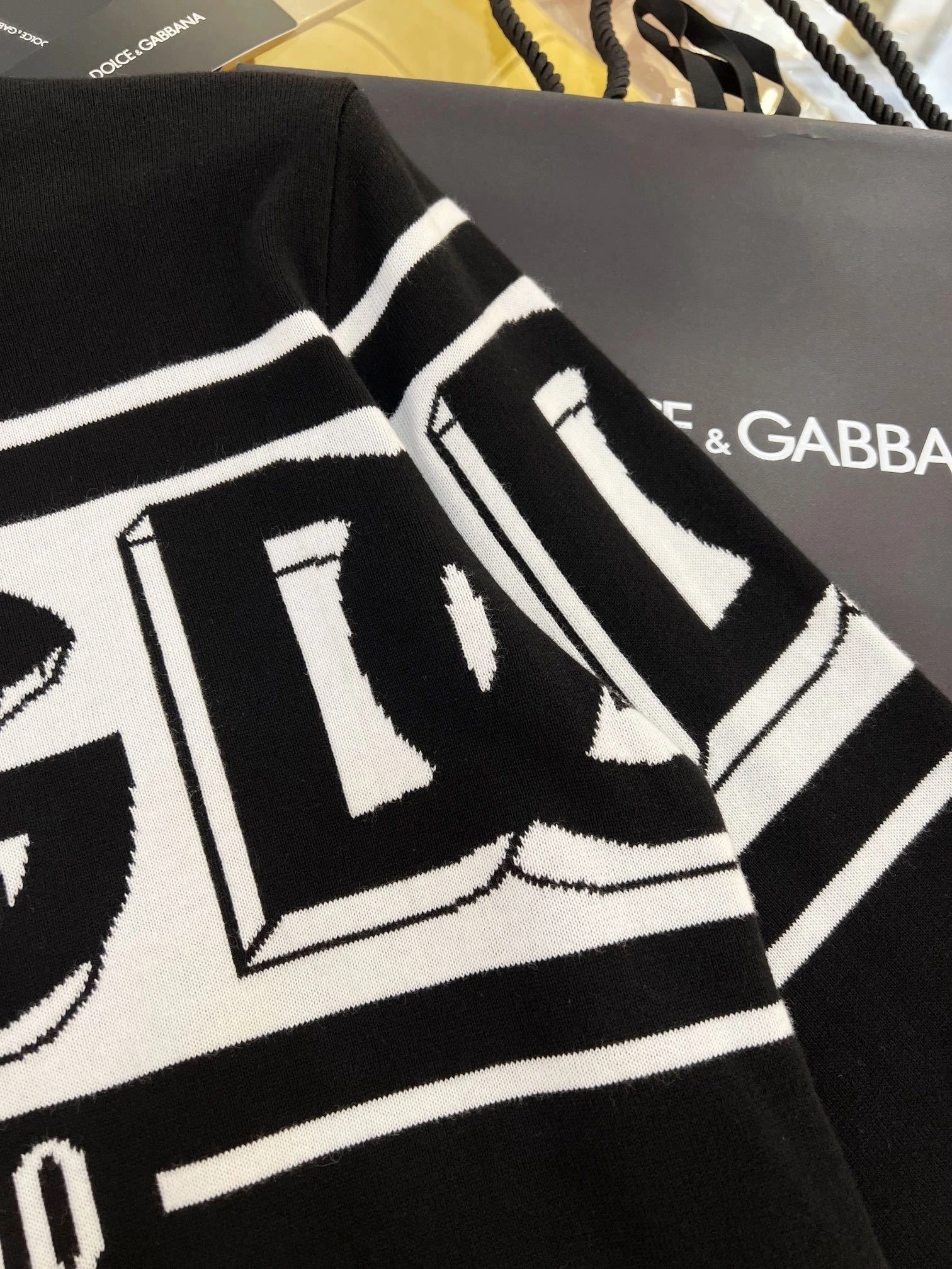 wg.luxury- 4o835& logo item:D-F453H3147